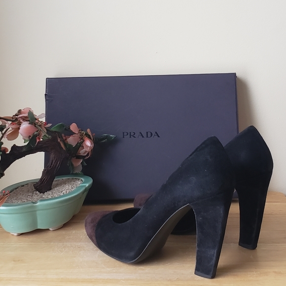 Authentic Prada Suede Pumps - Picture 14 of 16
